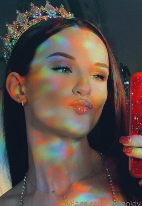 Nagie wyciekłe zdjęcie OnlyFans od Lyragoldv
