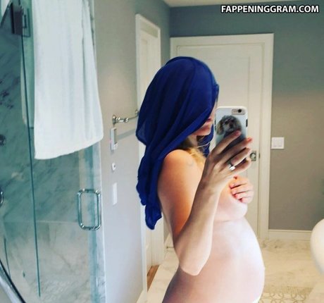 Jenny Mollen OnlyFansリークヌード写真
