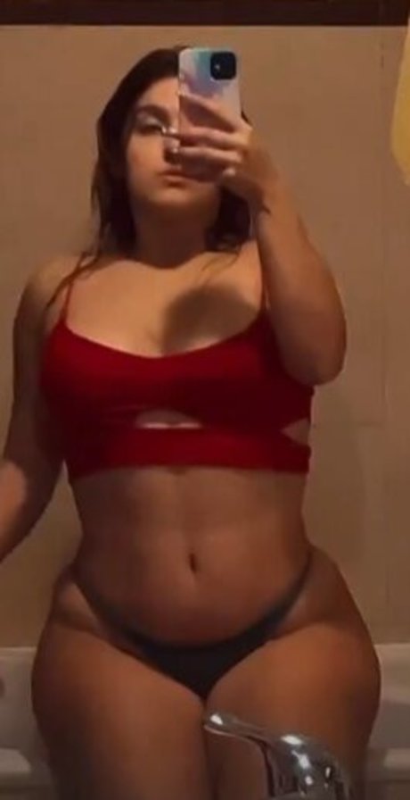 Naken lekkede OnlyFans-bilde av Oknessy