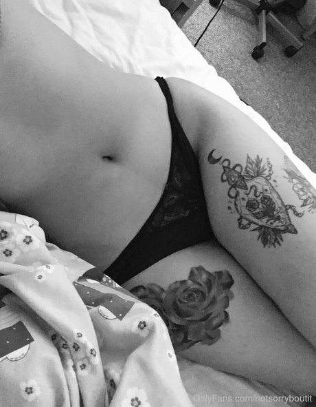 Обнаженная фотография утечки OnlyFans от Notsorryboutit