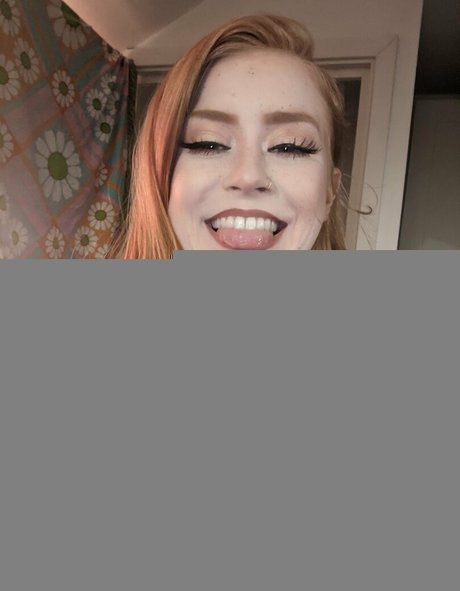 Nahá fotka uniklých OnlyFans od Lunarouxfree
