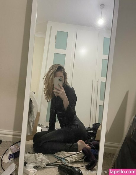 Naken lekkede OnlyFans-bilde av Emmaontwitch