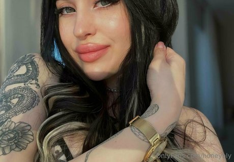 Honeyaly  nude leaked OnlyFans photo