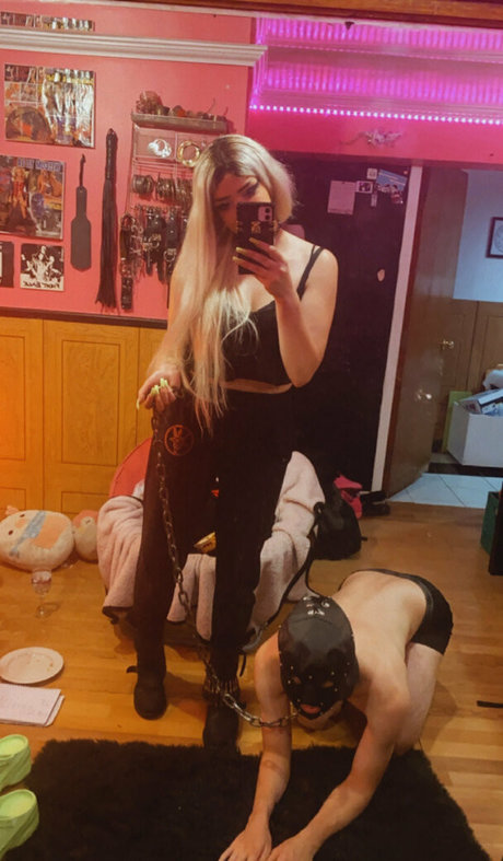 Leatherhoe666