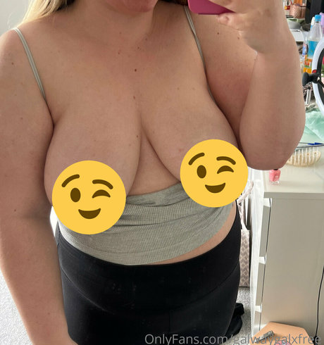 Foto nua vazada do OnlyFans de Galwaygalxfree