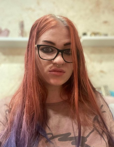 Naken läckt OnlyFans-bild av Albinoteen