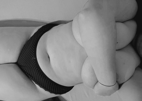 Naken läckt OnlyFans-bild av Curvym