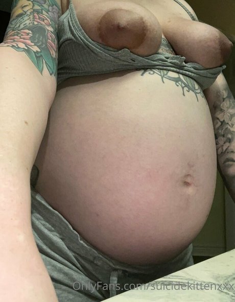 Naakte gelekte OnlyFans-foto van Suicidekittenxxx