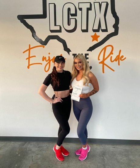 Nahá fotka uniklých OnlyFans od Avery Trail