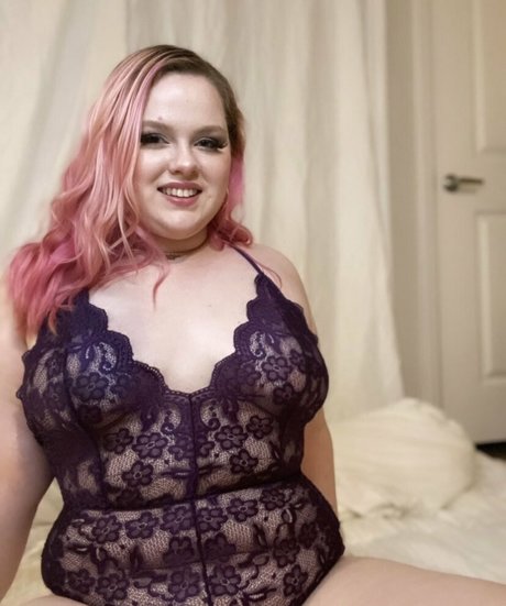 Laylaluckie24