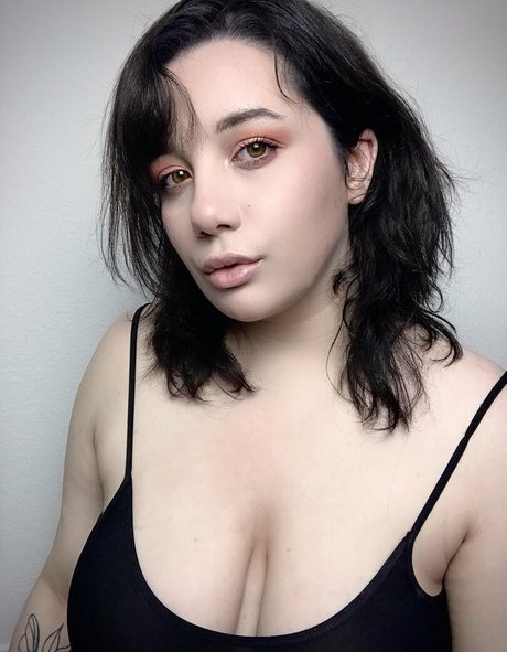 Naken lekkede OnlyFans-bilde av Demongrimalkin
