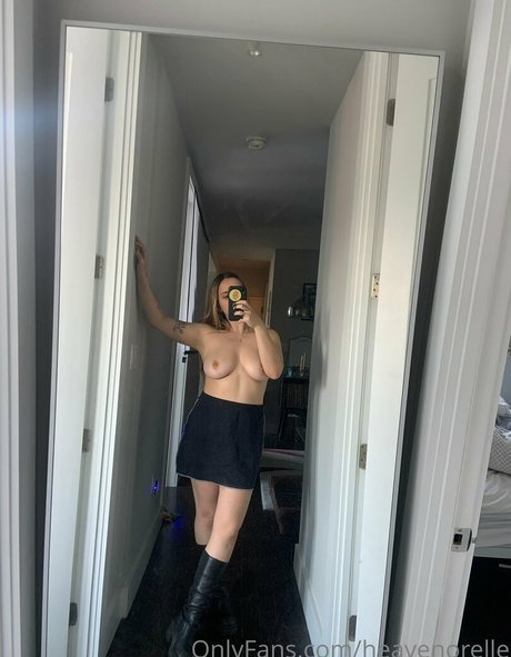 Nahá fotka uniklých OnlyFans od Heavenorelle