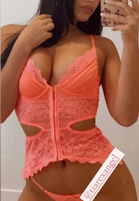 Naken läckt OnlyFans-bild av Tiareangel