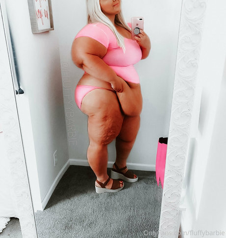 Photo nue de fuite OnlyFans de Fluffybarbie