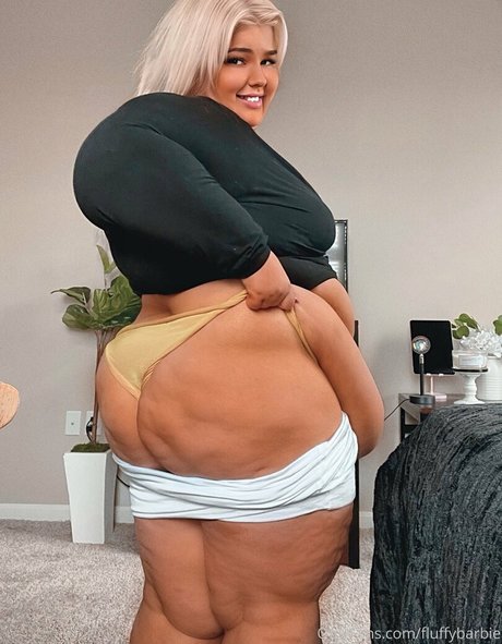 Naken lekkede OnlyFans-bilde av Fluffybarbie