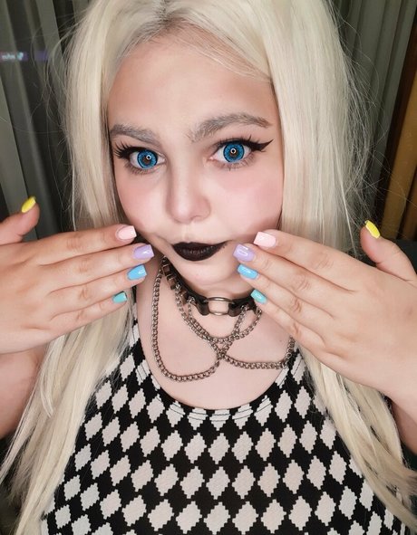 Nahá fotka uniklých OnlyFans od Softbunnybun