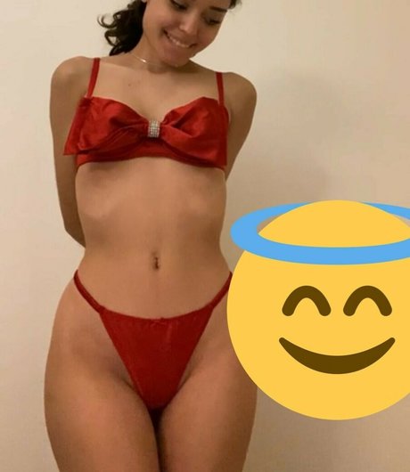 Alaston vuotanut OnlyFans-kuva Tais Amanda
