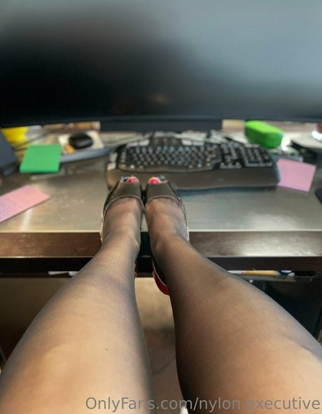Naken läckt OnlyFans-bild av Nylonexecutive