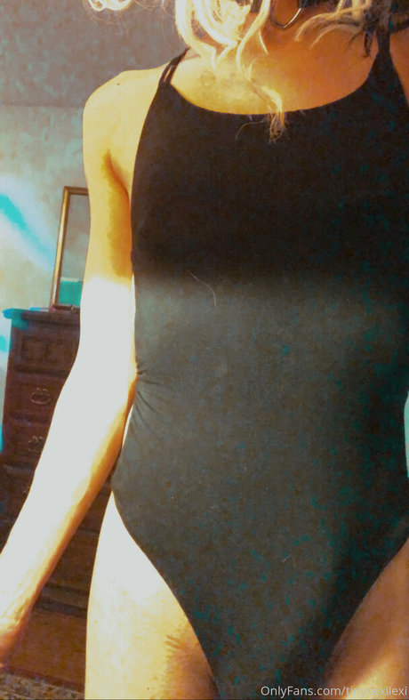 Tinysexilexi666