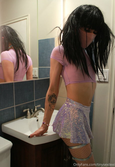 Tinysexilexi666