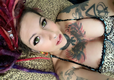 Nakedxzanthia