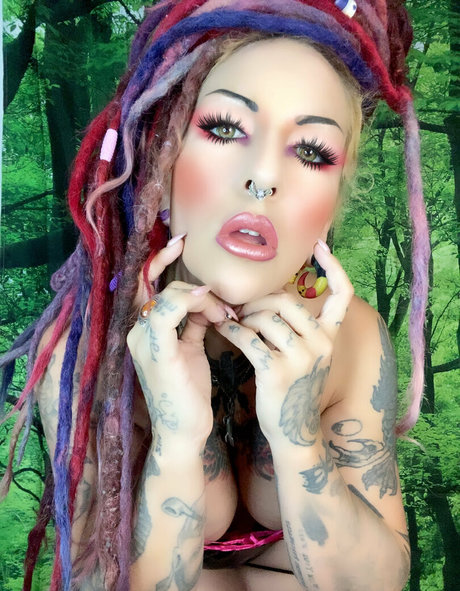 Nakedxzanthia