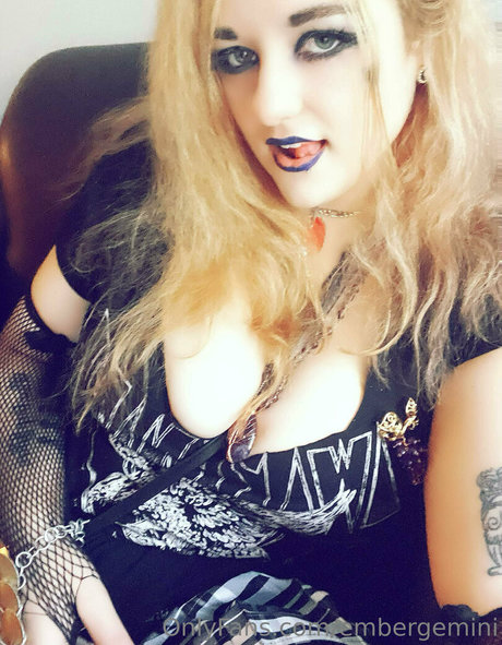 Embergemini  nude leaked OnlyFans photo