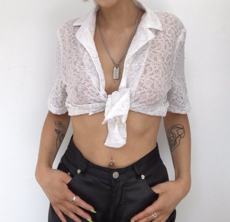 Nahá fotka uniklých OnlyFans od Alice Copeland