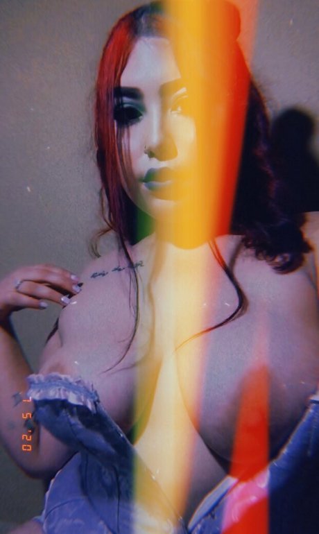 Alasti lekkinud OnlyFans-i pilt Lightnesss