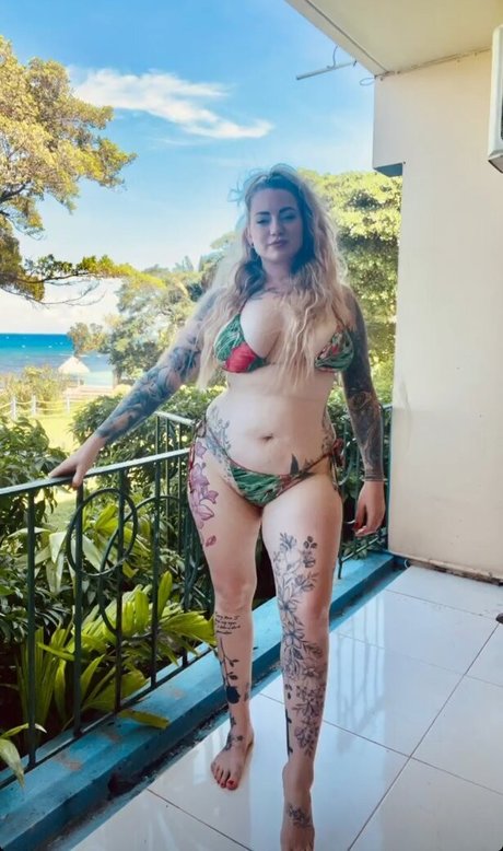 Naken läckt OnlyFans-bild av Sinead Bales