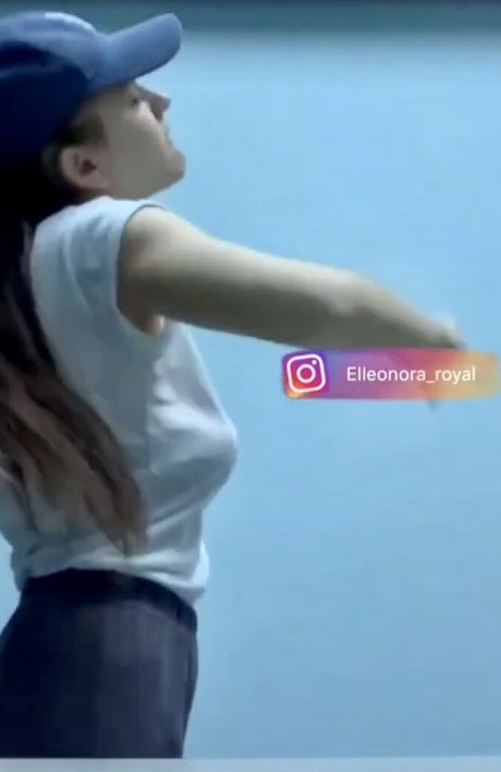 Naakte gelekte OnlyFans-foto van Elleonora Royal