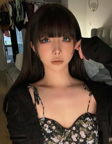 Naken läckt OnlyFans-bild av Izayoirui
