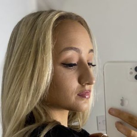 Nacktes geleaktes OnlyFans-Foto von Nikkitta Sawyer
