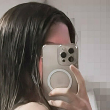 Naken läckt OnlyFans-bild av Thinkvalerieggval