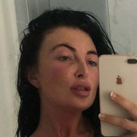 Naakte gelekte OnlyFans-foto van Stasiababyg