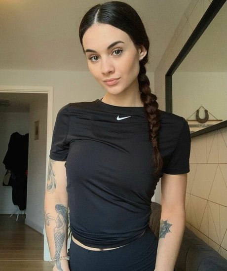 Обнаженная фотография утечки OnlyFans от Sirenkahls