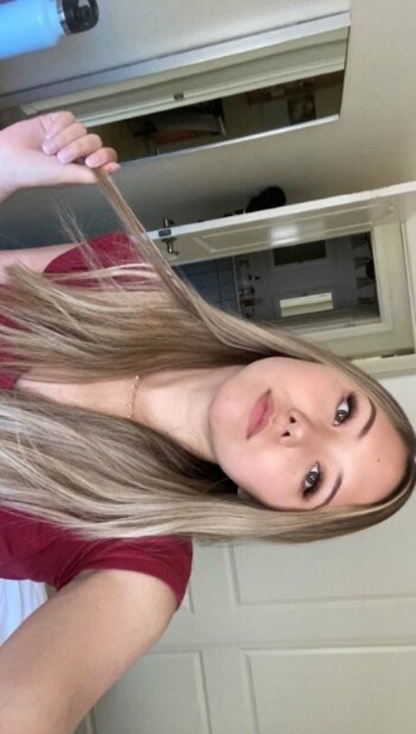 Naken läckt OnlyFans-bild av Megan Miller