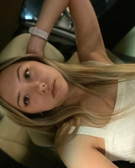 Nahá fotka uniklých OnlyFans od Megan Miller