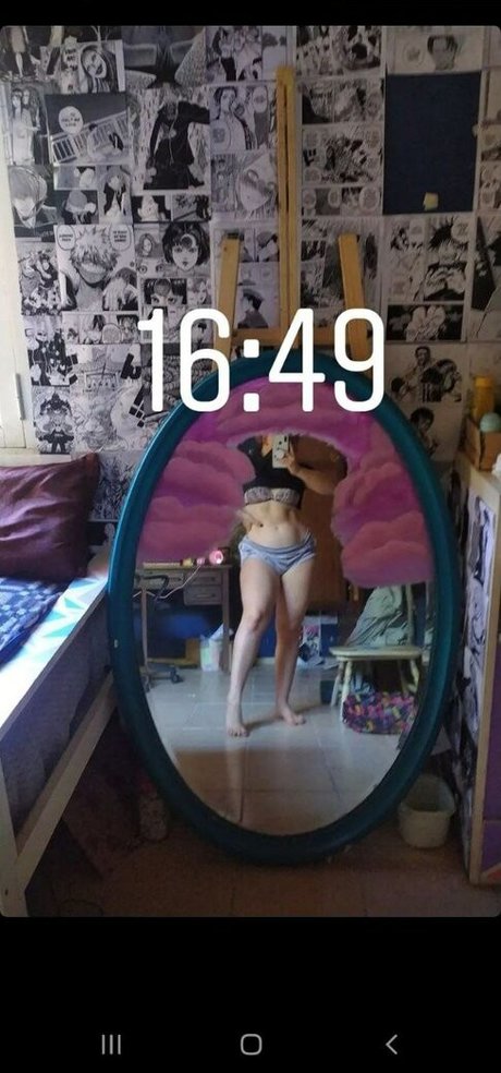 Naakte gelekte OnlyFans-foto van Midorikaneke