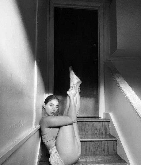 Nagie wyciekłe zdjęcie OnlyFans od Scorpio Yoga Girl