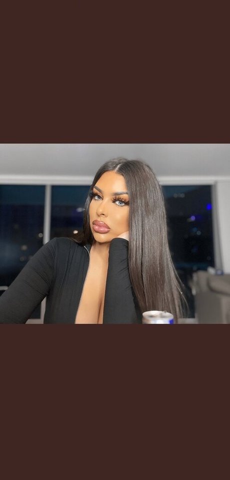 Naakte gelekte OnlyFans-foto van The Greek Freak