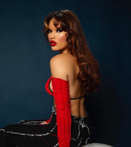 Nacktes geleaktes OnlyFans-Foto von Maxine Ashley