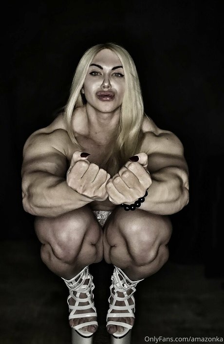 Nahá fotka uniklých OnlyFans od Nataliya Amazonka