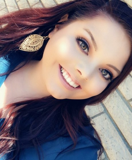 Lilly Zamora