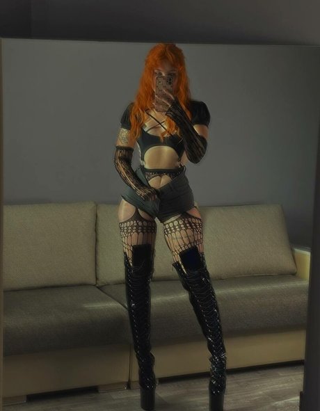 Nahá fotka uniklých OnlyFans od Malymvaa