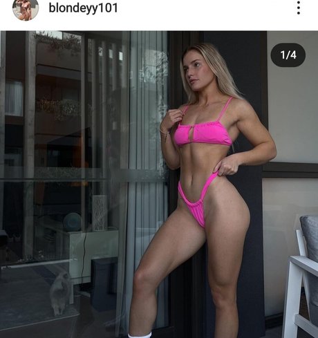 Nahá fotka uniklých OnlyFans od Blondeyy101