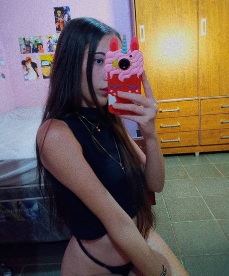 Nahá fotka uniklých OnlyFans od Gemeas Marina