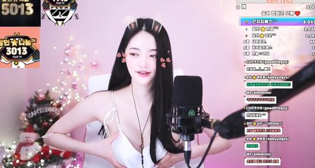 Naakte gelekte OnlyFans-foto van Somsomo0o