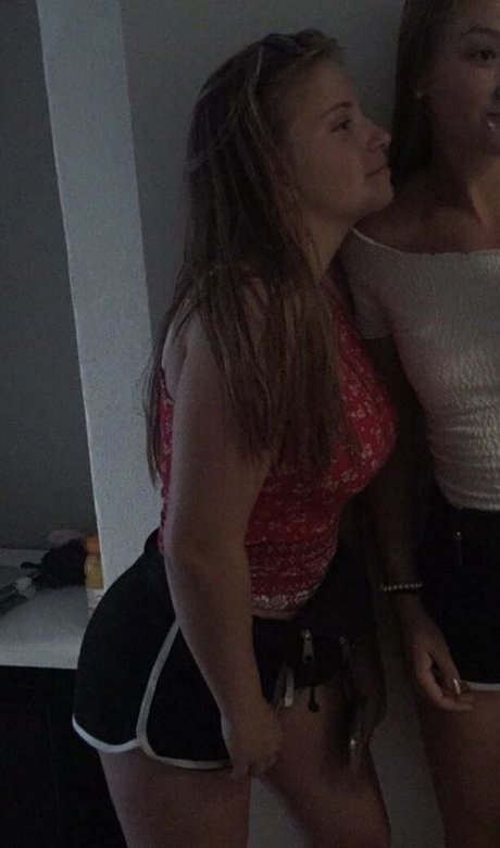 Nahá fotka uniklých OnlyFans od Aline Zwahlen