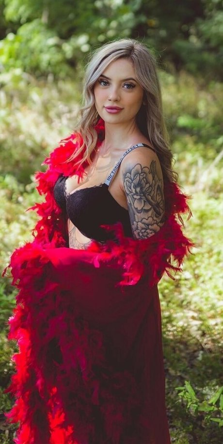 Alasti lekkinud OnlyFans-i pilt Cassidy June